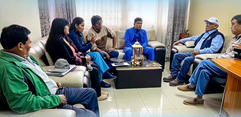 Despido en CS Cocachacra: piden audiencia urgente al gobernador Rohel Sánchez