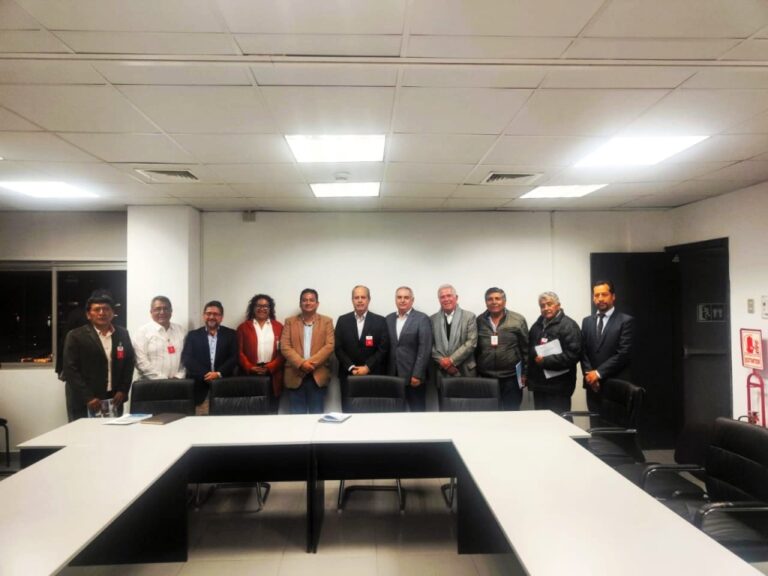 Fepar: amplían cuota de pesca de pota hasta agosto tras gestiones de gremios del sur