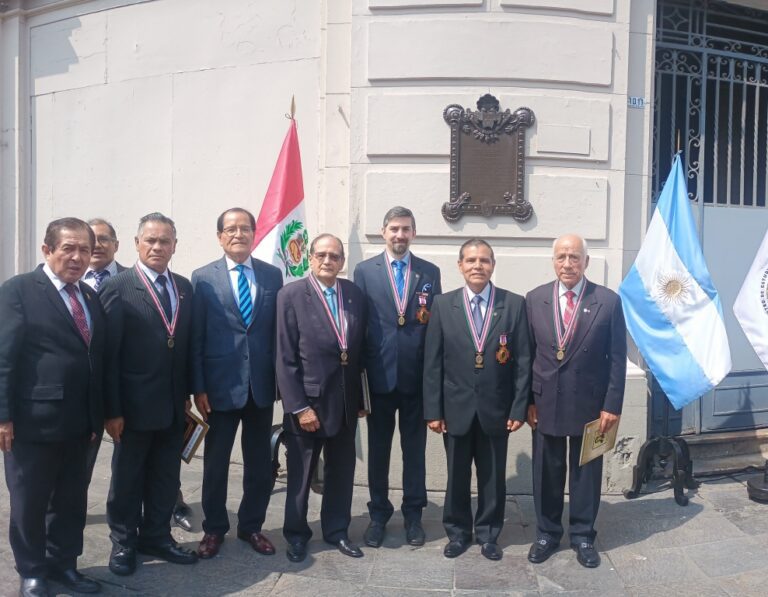 Rinden homenaje en Lima al coronel Bernardo de Monteagudo