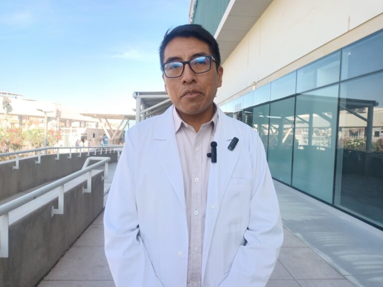 Rinden homenaje a técnicos de laboratorio del Hospital Regional de Moquegua