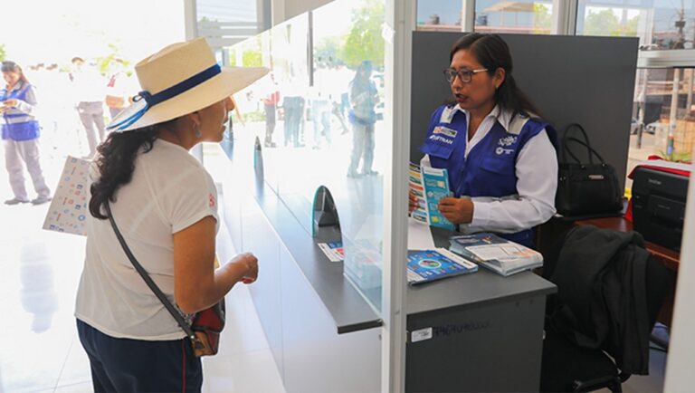 SUTRAN continúa atenciones en el MAC de San Antonio para fortalecer la seguridad vial en Moquegua