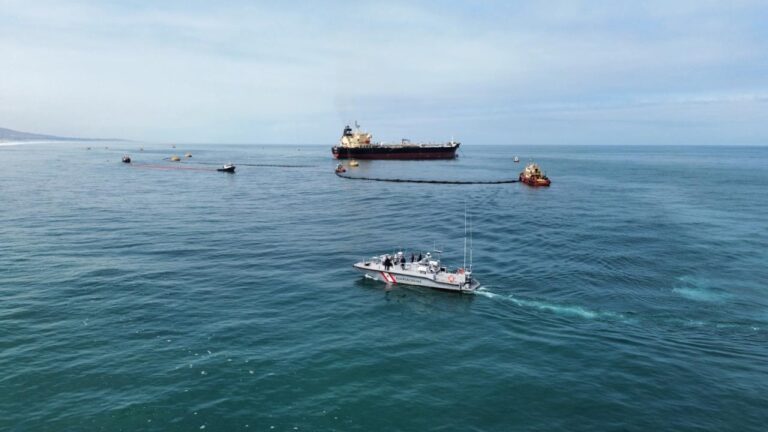 Simulan derrame de diésel en playa de Mollendo