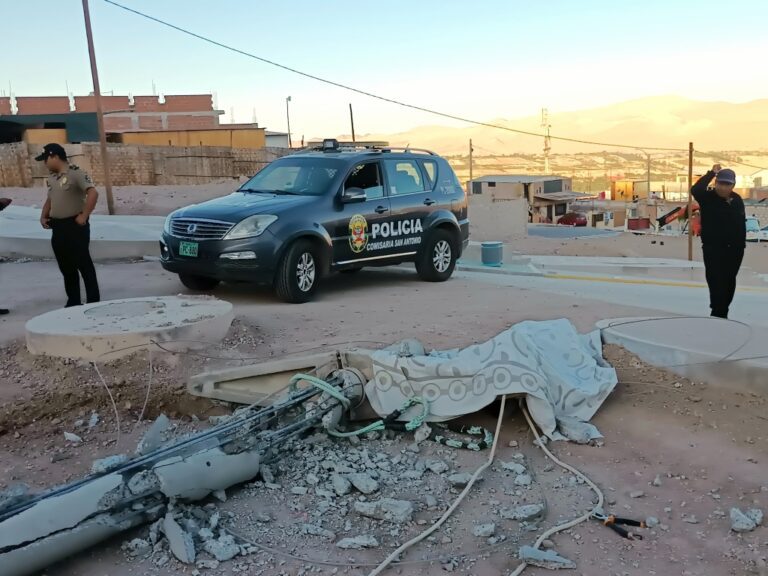 Técnico muere tras la caída de un poste en San Antonio