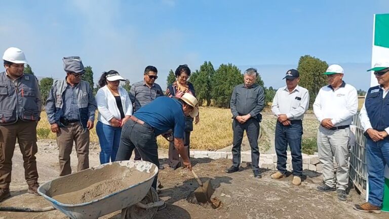 Deán Valdivia: inician obra del canal Bustíos II con casi un millón