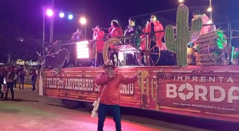 Alquilan vehículo municipal a precandidato para un pasacalle