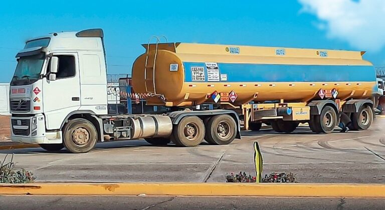 Transfieren camión cisterna para el distrito de Islay 