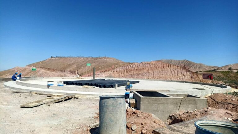 Obra de riego en Torata se hunde en sobrecostos y retrasos bajo la gestión de Elvis Córdova