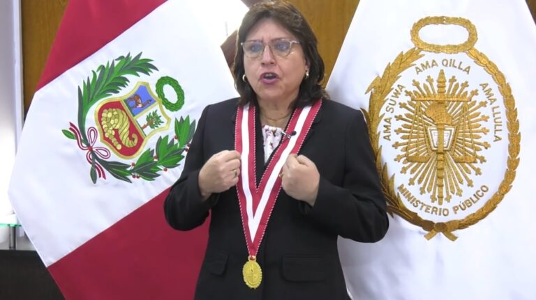 Delia Espinoza se aferra a cargo de fiscal de la Nación