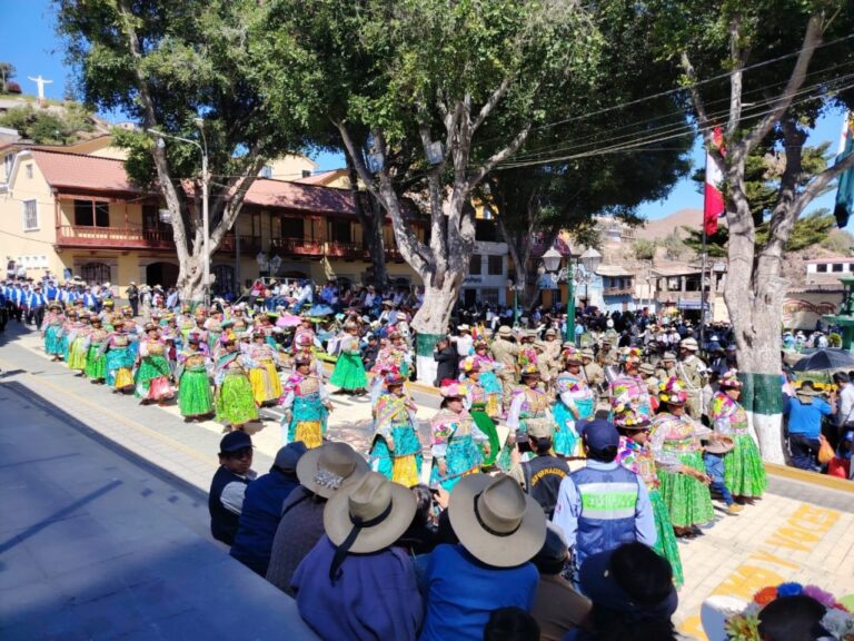 Torata celebra su 197° aniversario con multitudinario desfile cívico-militar