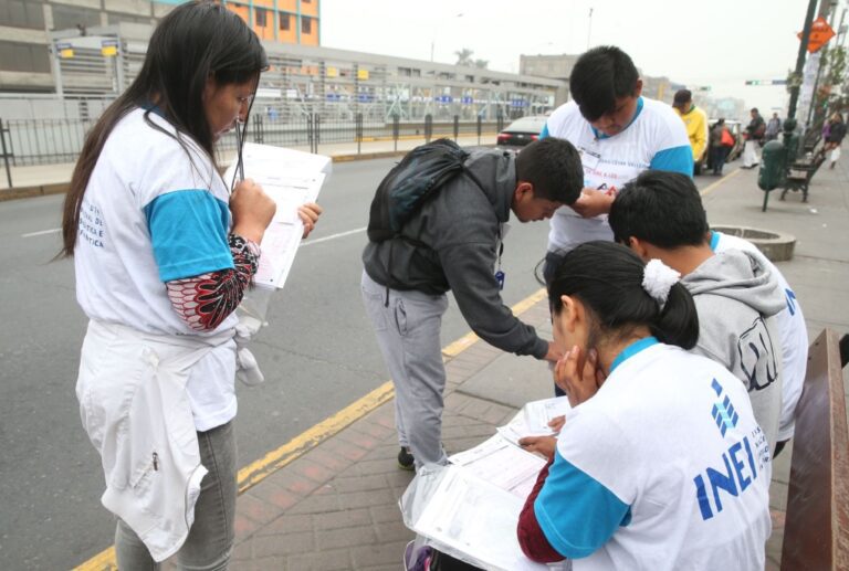 Encuesta revela que moqueguanos no asocian la democracia con bienestar ni utilidad práctica