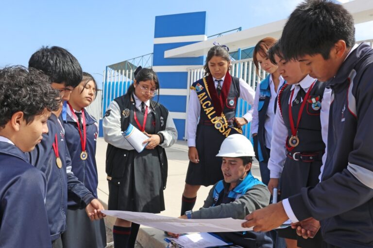 “Alcalde por un día”: estudiantes conocieron funcionamiento de municipio de Islay