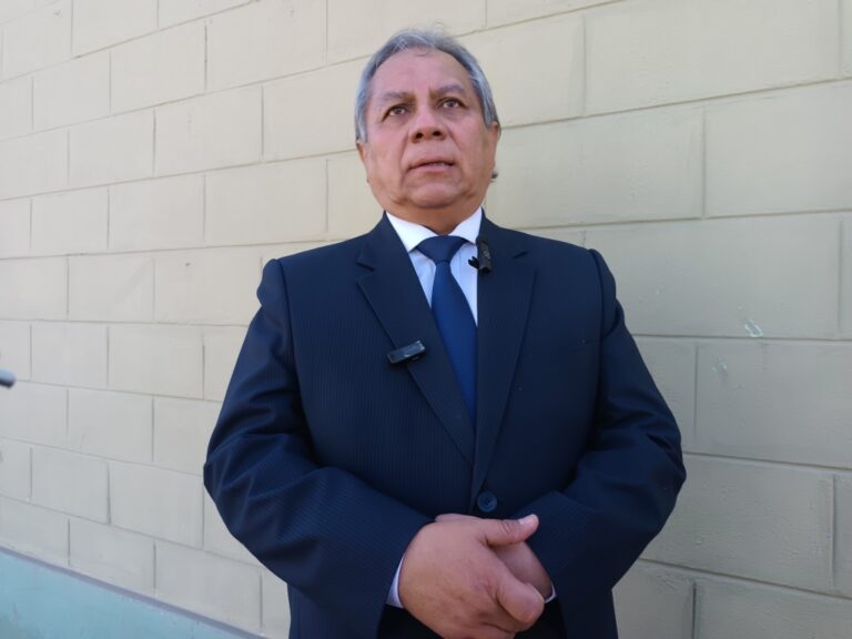 Director de la DREMO justifica demora en entrega de laptops a docentes