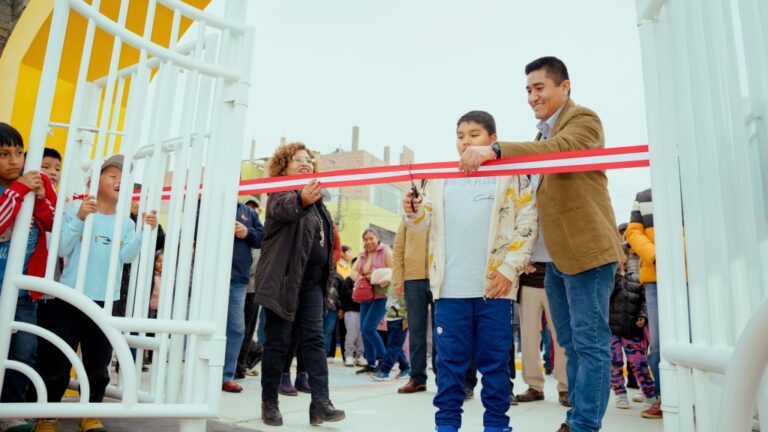 Inauguran el renovado Parque del Niño en el malecón costero de Ilo