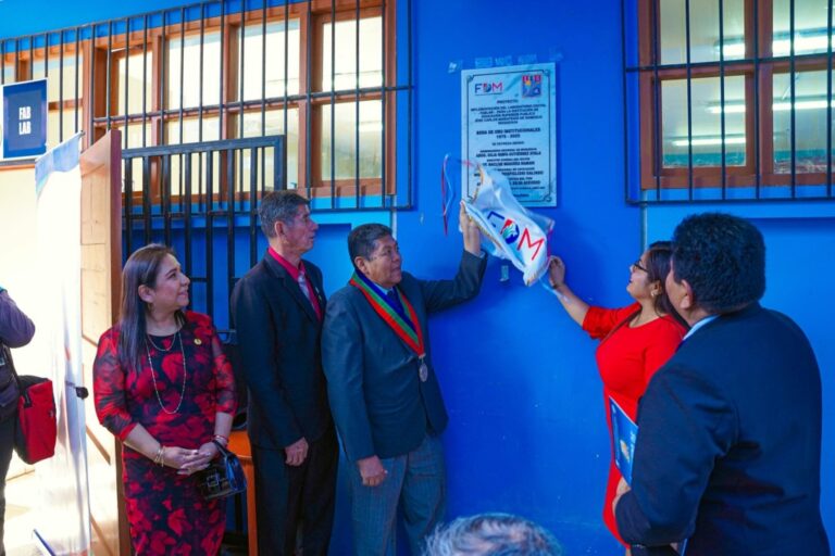 Instituto Mariátegui inaugura moderno FABLab en sus Bodas de Plata