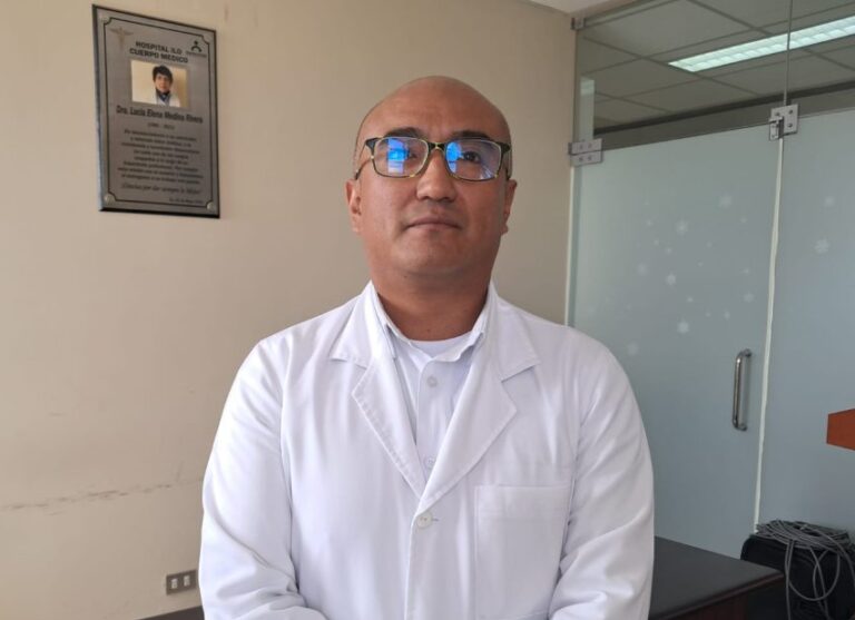 Cambian director del Hospital de Ilo: Iván Ponce reemplaza a Arévalo