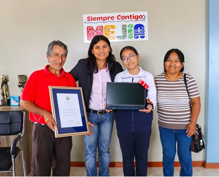 Estudiante de Mejía recibe reconocimiento municipal por ingreso al COAR