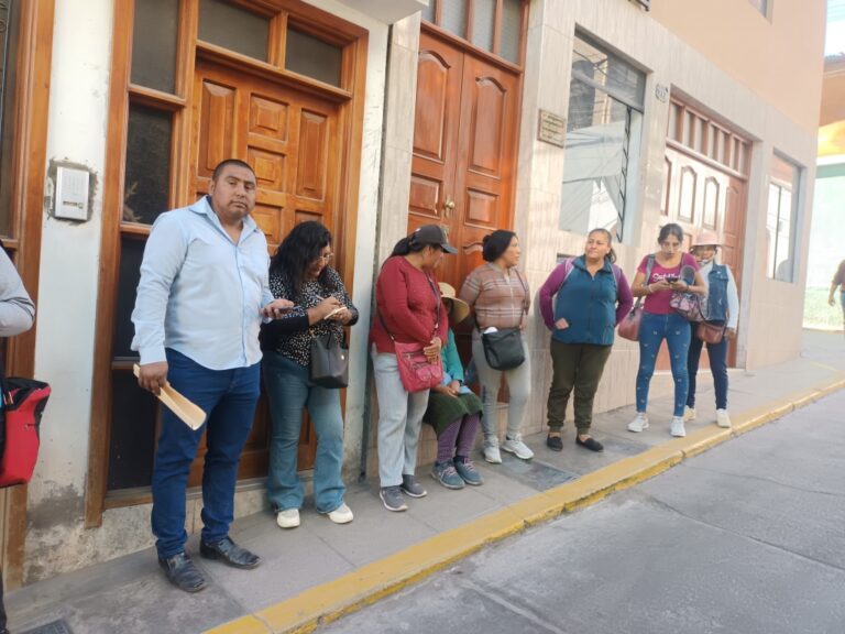 Padres exigen subdirector para nivel primario en la I.E. Manuel C. de la Torre