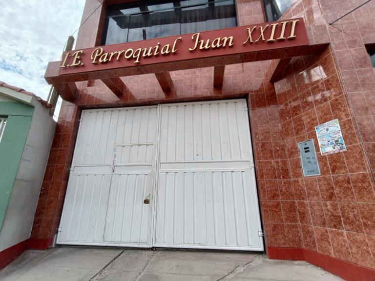 Padres de familia denuncian a docente del colegio Juan XXIII por presunta estafa