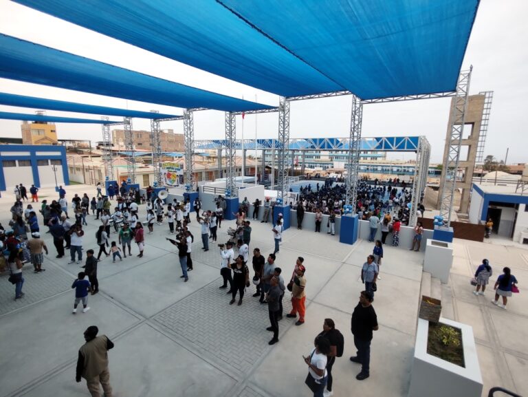 Entrega de mobiliario para el colegio “Centro” demorará tres meses más