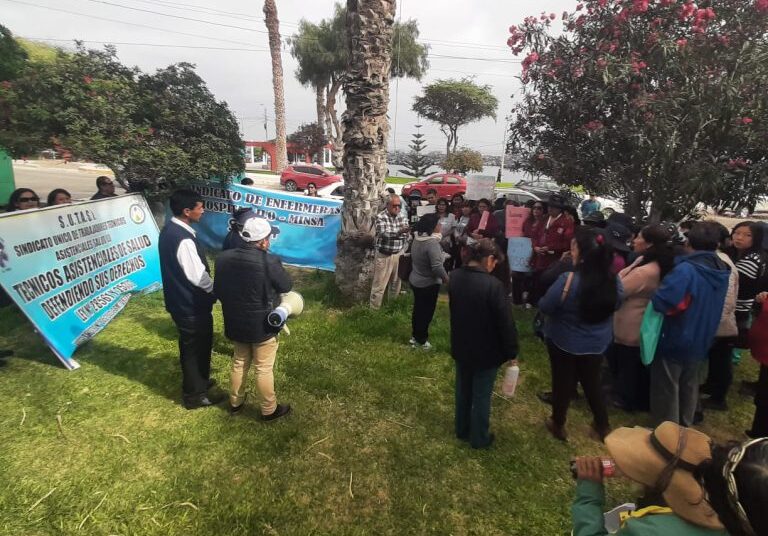 Trabajadores de Salud protestan en Ilo y advierten huelga si no atienden sus demandas