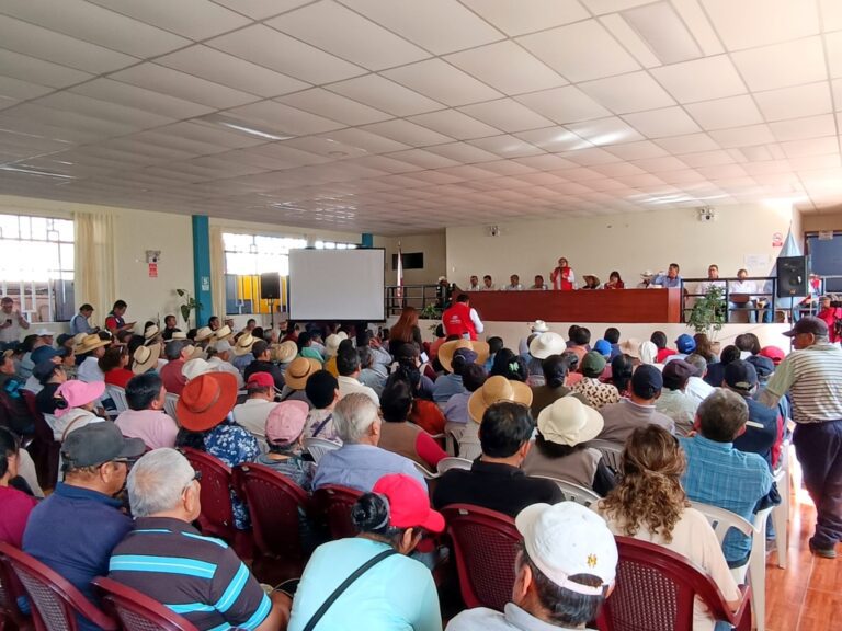 Agricultores dan de 8 días de tregua a Anglo American para firma de acta por presa Asana