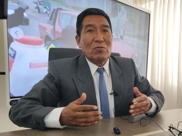 Alcalde admite uso de camioneta, pero niega peculado