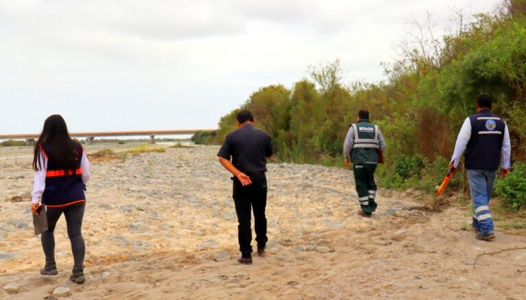 Evalúan puntos críticos del río Tambo en Deán Valdivia