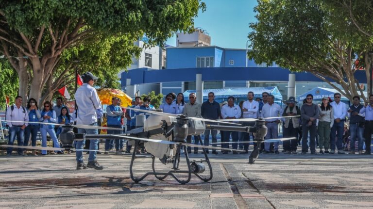 Entregan drones agrícolas para modernizar el agro en San Antonio