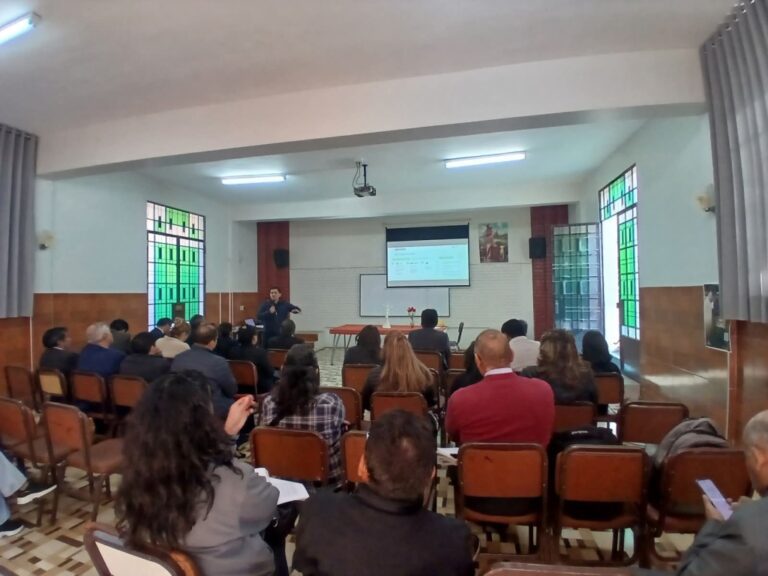 Capacitan sobre gestión escolar y normativa actualizada