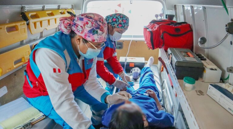 Adulto mayor fue atropellado por taxi en avenida La Paz