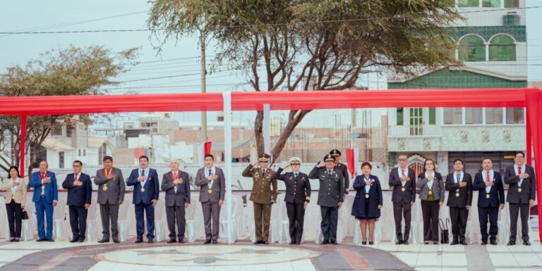 Ilo celebró con gran desfile escolar el 204° aniversario de la Independencia del Perú