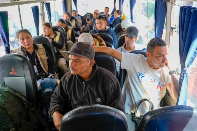 Expulsan a diez extranjeros en situación irregular