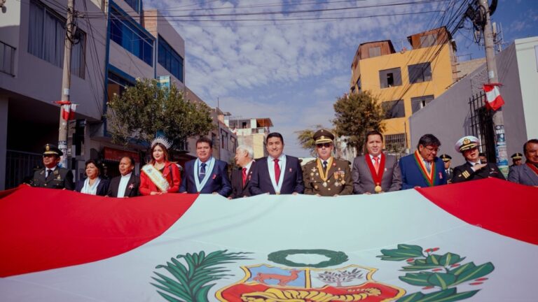 Ilo conmemoró el 204° Aniversario Patrio con masiva jornada cívica y desfile institucional