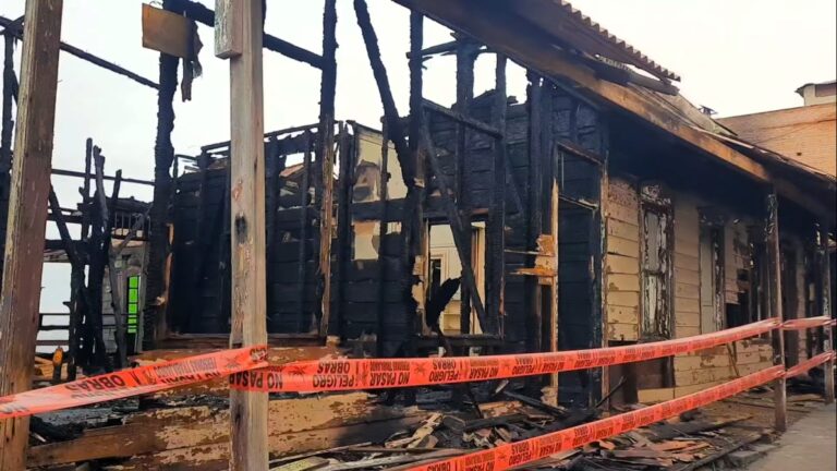 Recomiendan demoler ex Aduana tras incendio en Mollendo