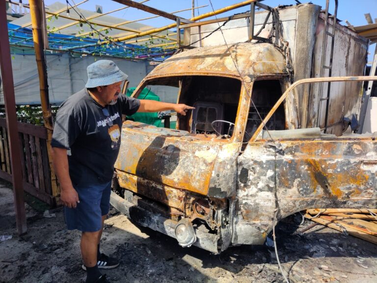 Incendio destruye food truck en Mollendo: propietario sospecha de un atentado