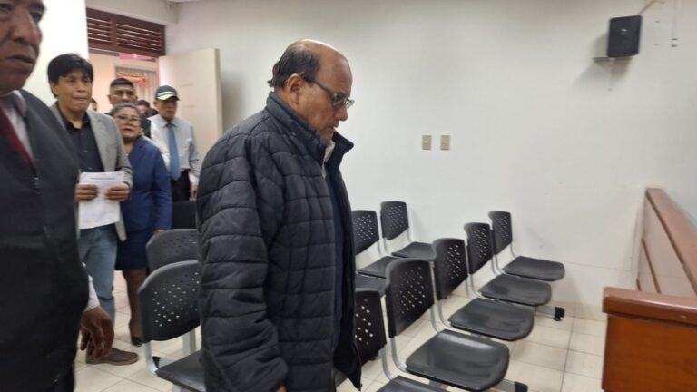 Presidente del Frente Anticorrupción pasó una noche en la carceleta tras querella presentada por Gilia Gutiérrez