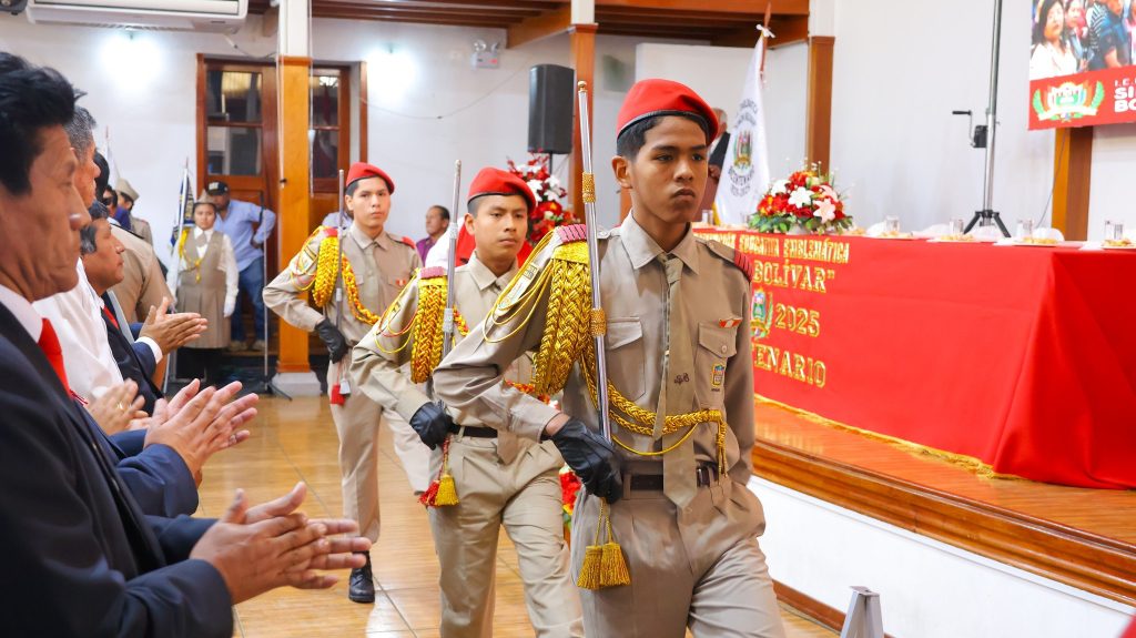 I.E. Simón Bolívar presenta actividades por su bicentenario 2 Presentacion del programa de actividades Bicentenario IEE Simon Bolivar de Moquegua 02072025 6 La Prensa Regional