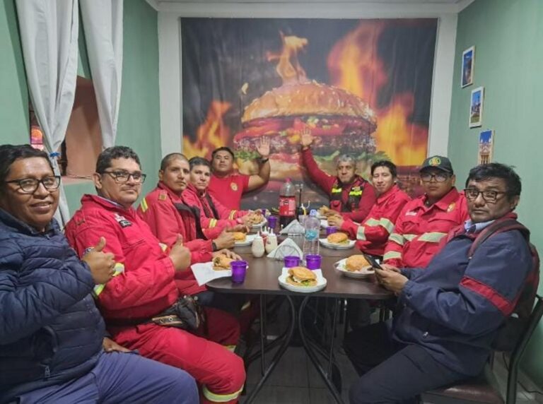 Reconocen a seis bomberos moqueguanos con ascensos oficiales