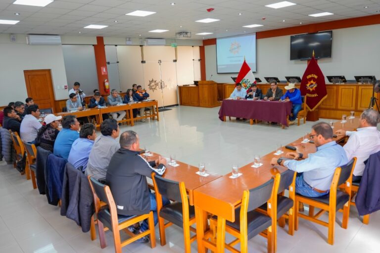 Pescadores radicalizan paro indefinido: no hubo acuerdos en reunión con el GRA y Tisur