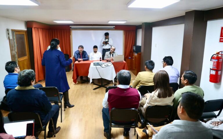 MINEM y mineros acuerdan agilizar formalización en Arequipa