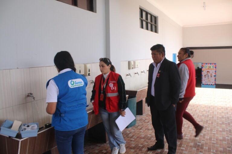 Sunass y Minedu garantizan agua segura en colegios de Moquegua