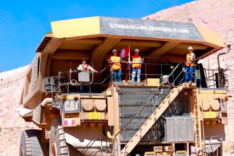 Tecnología minera de vanguardia fue mostrada a estudiantes