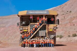 Tecnología minera de vanguardia fue mostrada a estudiantes 2 Tecnologia minera fue mostrada a estudiantes UNAM en visita a Cuajone 31072025 3 La Prensa Regional