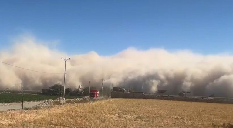 Fuertes vientos fuertes generan daños en Arequipa