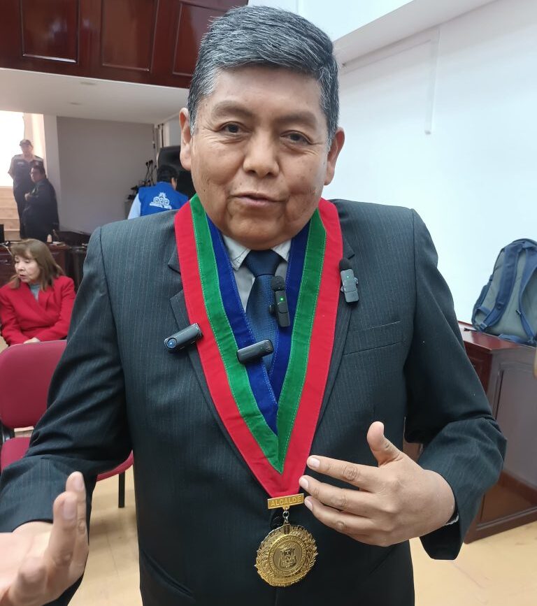 Trinquetes políticos: «Lo cortés no quita lo valiente»