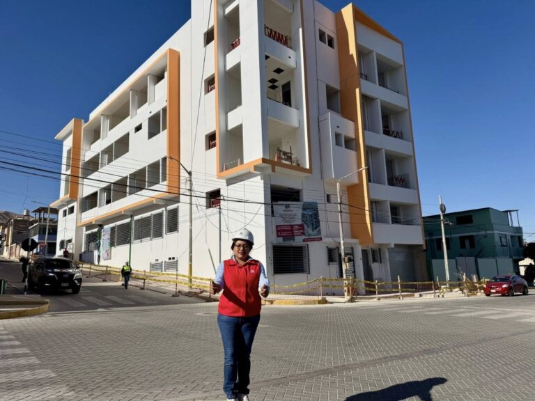 Otra del GORE Moquegua: Ambulancia mal equipada y obra retrasada en Samegua