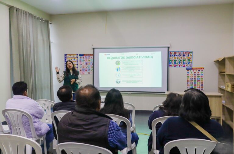 Charla en Mejía difunde beneficios de Agroideas