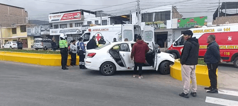 Choque de colectivo deja dos heridas en Av. Panamericana de Alto Inclán