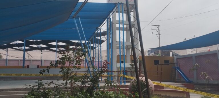 Cocachacra: estructura metálica de colegio colapsa parcialmente por fuertes vientos 