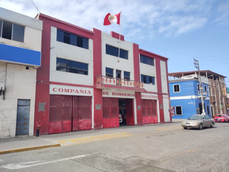 Ascienden a ocho bomberos de Mollendo y Alto Inclán